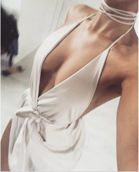 Overstock Sale Women's Sleeveless Deep V-neck Dress
