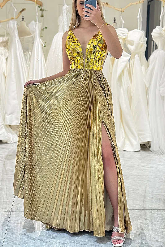 Price Slash A-Line V-Neck Mirror-Cut Sequins Metallic Pleated Formal Prom Dress with Slit