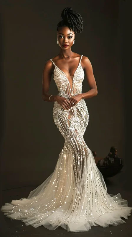 Stock Up and Save Elise  Sexy Exquisite v Neck  White  Mermaid Gown  Wedding Dress