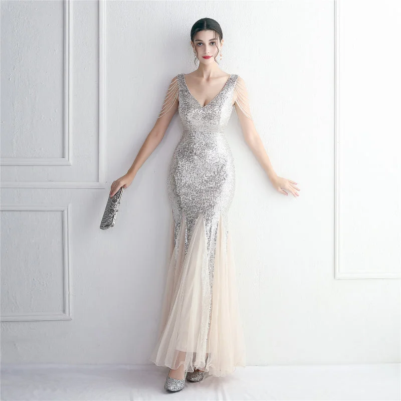 Weekend Special Elegant and Promising Long Sleeveless Floor Length Wedding Dress